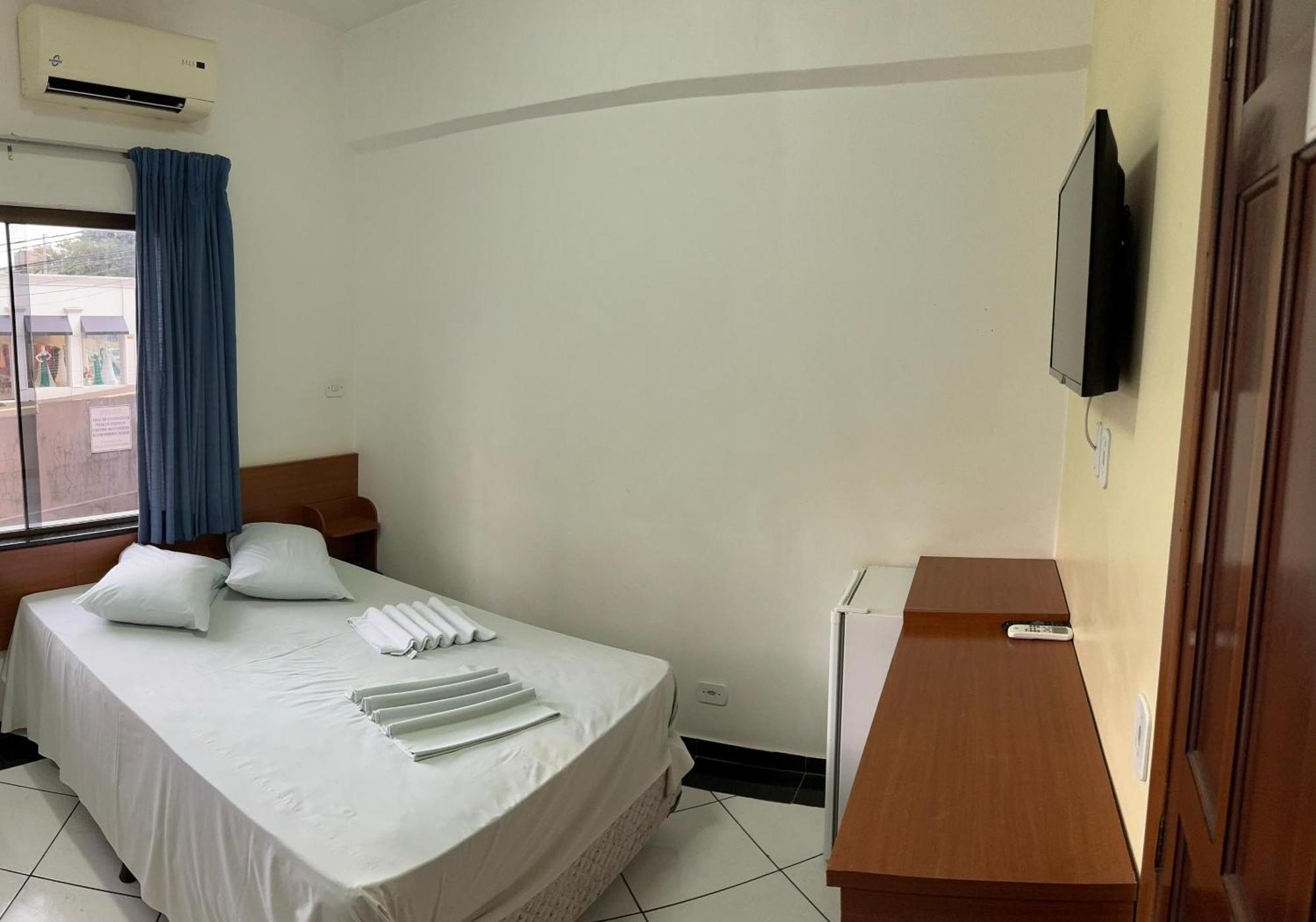 Hotel 15 De Julho Фос ду Игуасу Екстериор снимка