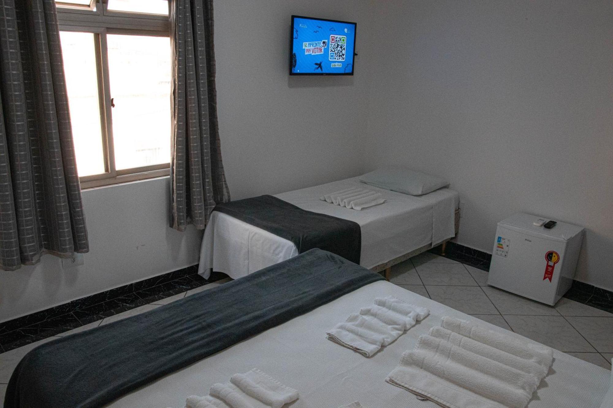 Hotel 15 De Julho Фос ду Игуасу Екстериор снимка