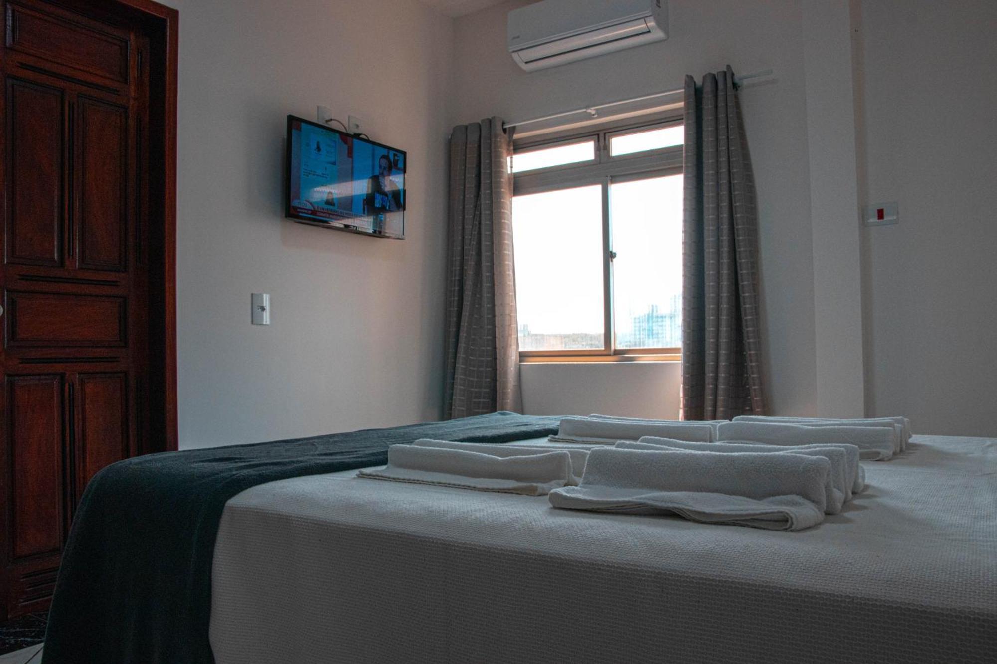 Hotel 15 De Julho Фос ду Игуасу Екстериор снимка